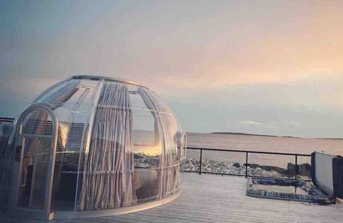 Hunts Point Cabaña | Peaceful Oceanfront Cabine Hot Tub, Sauna-All Weather Domes-Private