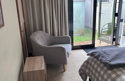 Omokoroa Cama Y Desayuno | Peaceful Ōmokoroa Studio Unit — close to Omokoroa Golf Course