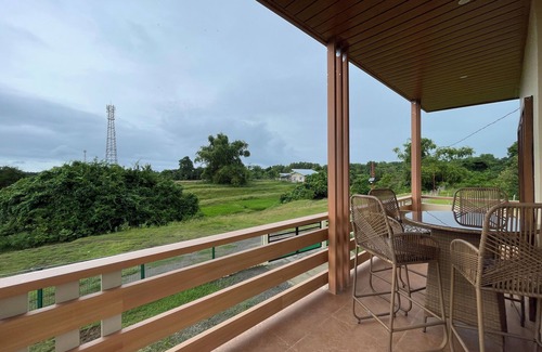Bacnotan Casa | Peaceful One-bedroom Couple's Retreat with AC, WiFi near Urbiztondo