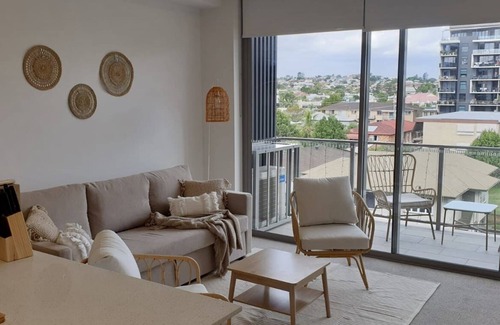 Brisbane Central Business District Apartamento | Peaceful One Bedroom Residence with Parking