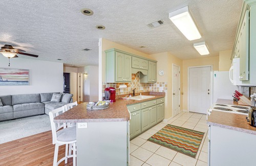 Panama City Casa | Peaceful Panama City Home w/ Fenced Backyard!