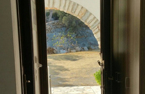 Naxos Apartamento | Peaceful, panoramic seaview retreat, 5min from beach, eastern Naxos