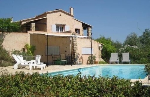 Bagnols-en-Foret Villa | Paraíso tranquilo - ¡Encanto absoluto en Bagnols! Piscina privada climatizada
