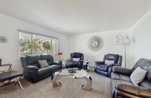Palm Springs Apartamento | Peaceful Paradise on Palm Canyon Drive Permit# 4852