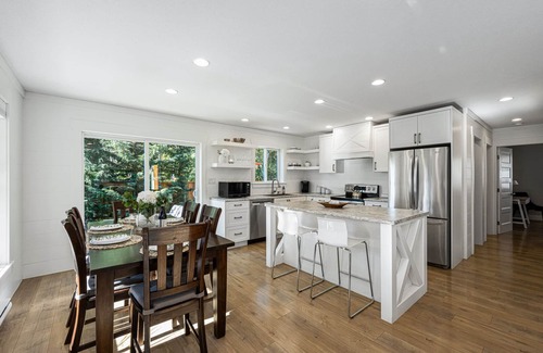 Courtenay Casa | Peaceful Parkside Cottage