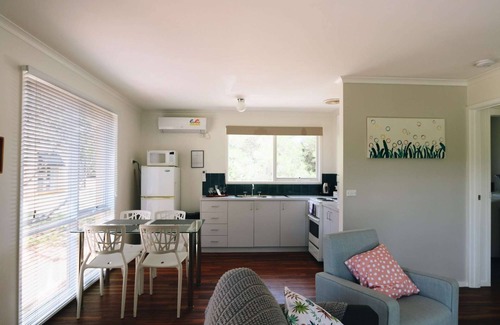 Bellbrae Cabaña | Peaceful Pet Friendly Escape at Bells Beach Cottages