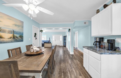 Windy Hill Casa | Peaceful Pet Friendly Beach Home-Golf Cart Friendly
