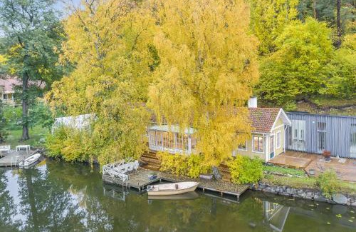 Hasthagen Casa | Peaceful, Picturesque Lake & Forest Retreat