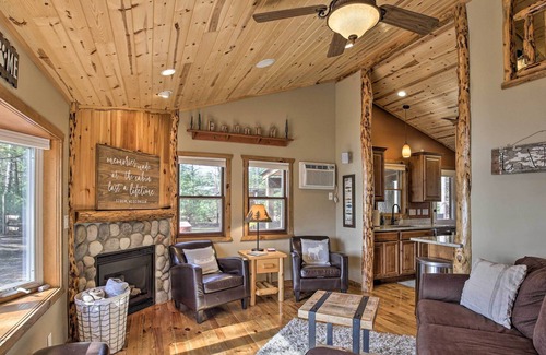 Webster Cabina | Peaceful Pike Lake Retreat w/ Dock and Kayaks!