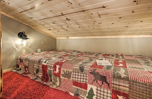 Webster Cabina | Peaceful Pike Lake Retreat w/ Dock and Kayaks!