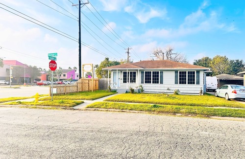 Bay Area Casa | Peaceful place, private entrance, private Room, private bathroom
