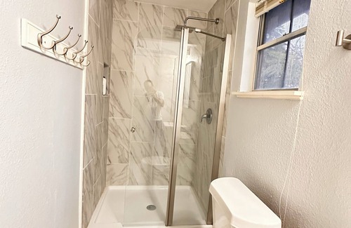 Bay Area Casa | Peaceful place, private entrance, private Room, private bathroom