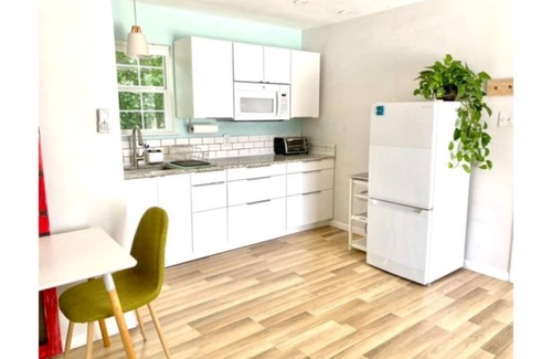 Austin Apartamento | 🌿Peaceful Poolside Bungalow in Backyard Oasis🌿
