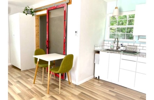 Austin Apartamento | 🌿Peaceful Poolside Bungalow in Backyard Oasis🌿