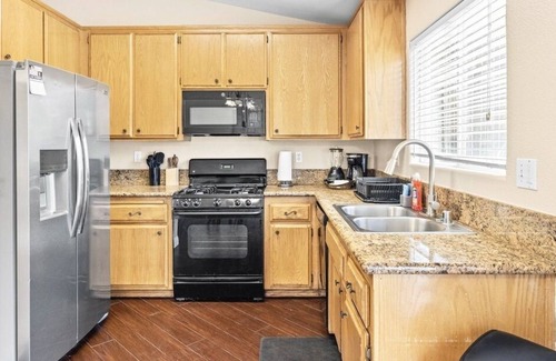 Pumpkin Center Casa | Peaceful Private Getaway Near Historic Downtown!
