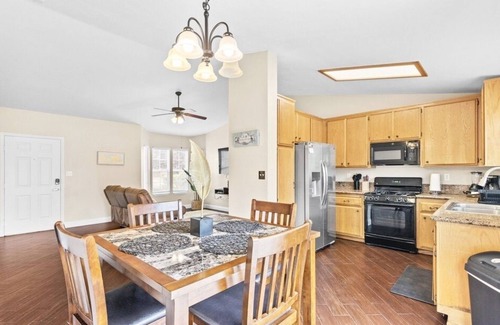 Pumpkin Center Casa | Peaceful Private Getaway Near Historic Downtown!