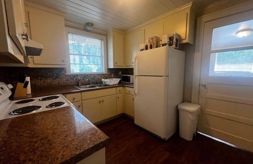 Valdosta Casa | Peaceful Private home near VSU, Down town & SGMC