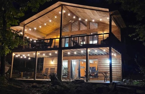 Higden Casa | Tranquila, tranquila casa frente al lago