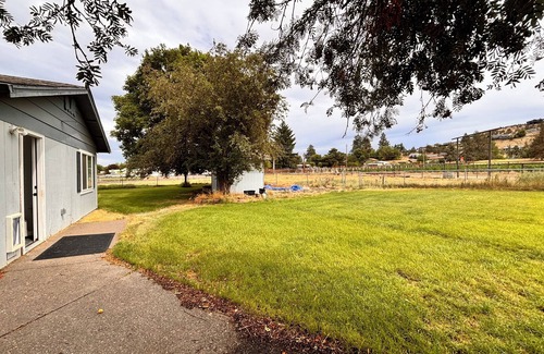 Terrebonne Casa | Peaceful Ranch Stay – Horse Stalls, Sunset Views & Country Comfort