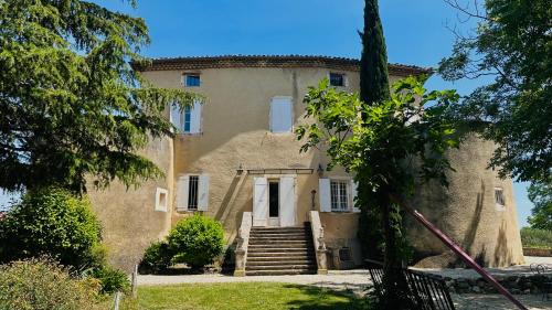 Montboucher-sur-Jabron Apartamento | Peaceful retreat in Drome Provencale Castel