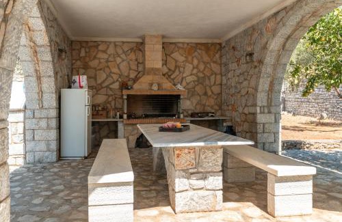 East Mani Apartamento | Peaceful Refuge In Mani 2