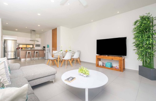 Tohoku Condominio | Peaceful Retreat w/ Pool, Gym, Garden Lounge & BBQ