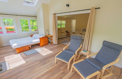 Hope Apartamento | Peaceful Riverfront Retreat in Hope, R.I.