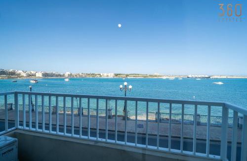 Birzebbuga Apartamento | Peaceful Seafront 3BR Apt with Balcony by 360 Estates
