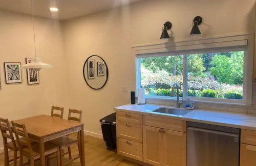 Felton Casa | Peaceful setting in the heart of town