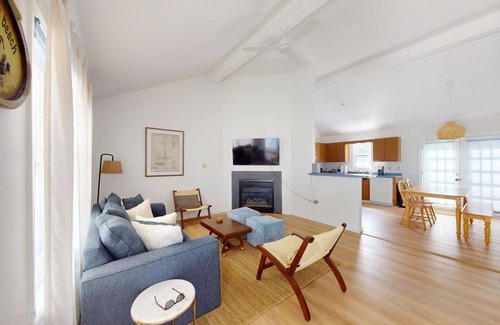 Clearwater Casa | Peaceful single family home with shared pool and sports courts access