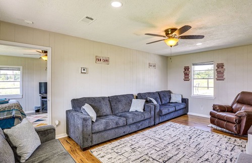 Lyons Casa | Peaceful Somerville Home w/ Gazebo - 5 Mi to Lake!