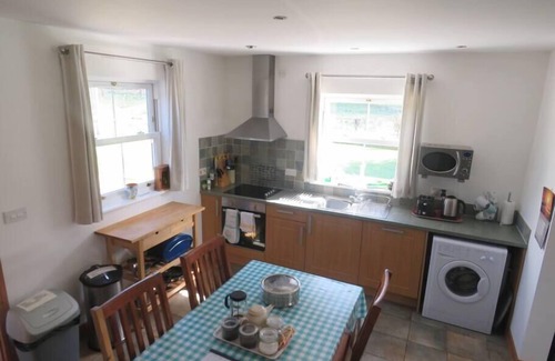 Horncastle Casa | Peaceful South Cottage, Bainvalley Cottages