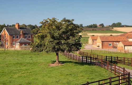 Horncastle Casa | Peaceful South Cottage, Bainvalley Cottages