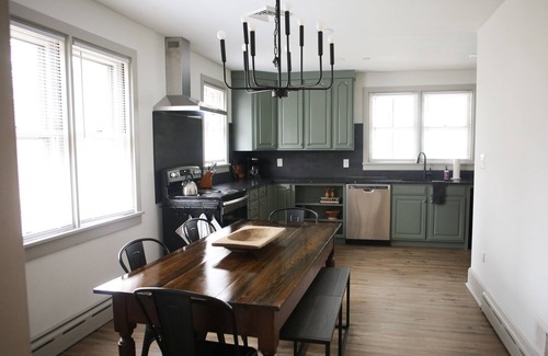 Bainbridge Casa | Peaceful, spacious home near the river!