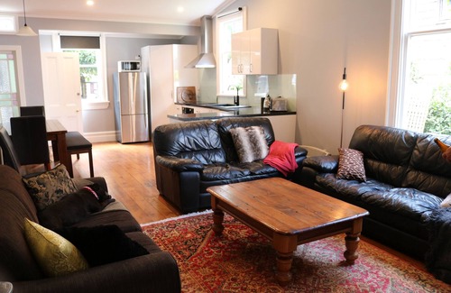 Thorndon Casa | Peaceful, Spacious Urban Edge Villa