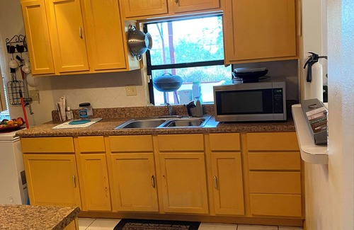 Poinciana Casa | Peaceful Stay at Grandma’s Home