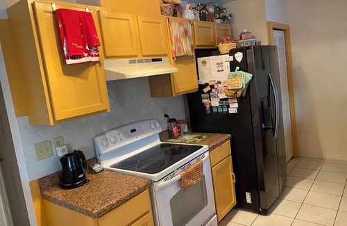 Poinciana Casa | Peaceful Stay at Grandma’s Home