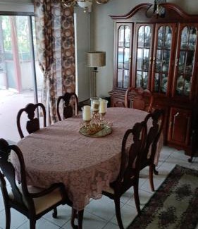 Poinciana Apartamento | Peaceful stay at Grandmas house