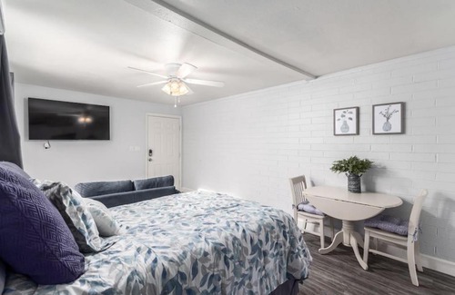Tempe Apartamento | Peaceful Studio in Tempe with Parking and Huge Backyard