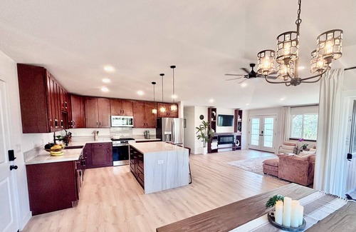 Ocean View Casa | Peaceful, stylish, modern Hawaiian getaway on one acre with views and stars!