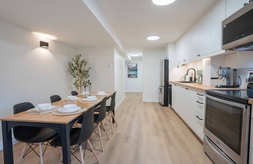 Armstrong Casa | Peaceful Suite near Vernon/Armstrong - Brand New