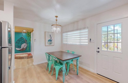 Los Poblanos Casa | Peaceful Sunflower Escape, 3bd w/ hot tub, grill, and mountain views!