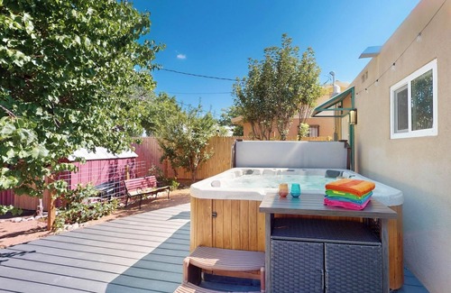 Los Poblanos Casa | Peaceful Sunflower Escape, 3bd w/ hot tub, grill, and mountain views!