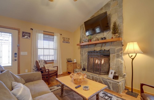 Sylva Cabina | Peaceful Sylva Cabin w/ Mtn Views & Creek!