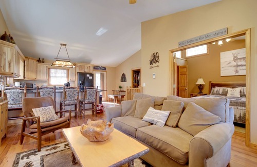 Sylva Cabina | Peaceful Sylva Cabin w/ Mtn Views & Creek!