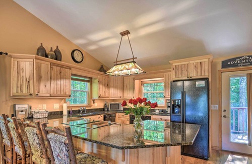 Sylva Cabina | Peaceful Sylva Cabin w/ Mtn Views & Creek!