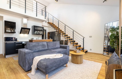 Vysehrad Apartamento | Peaceful Terrace Loft with A/C by Vyšehrad