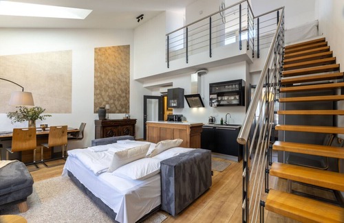 Vysehrad Apartamento | Peaceful Terrace Loft with A/C by Vyšehrad