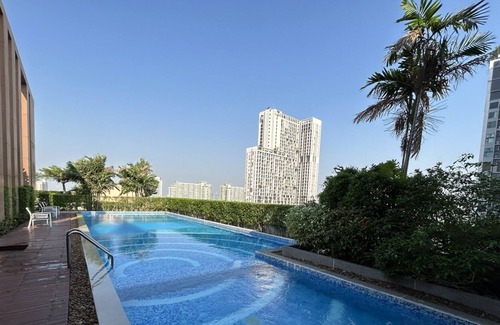 Phaya Thai Condominio | Peaceful stay, 1 BTS stop to Ari + Workspace