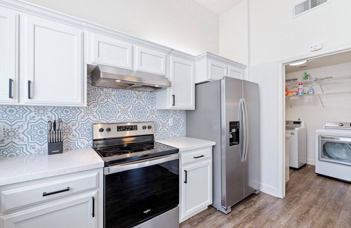 Fresno Casa | Peaceful Travelers Retreat - Dual Kings